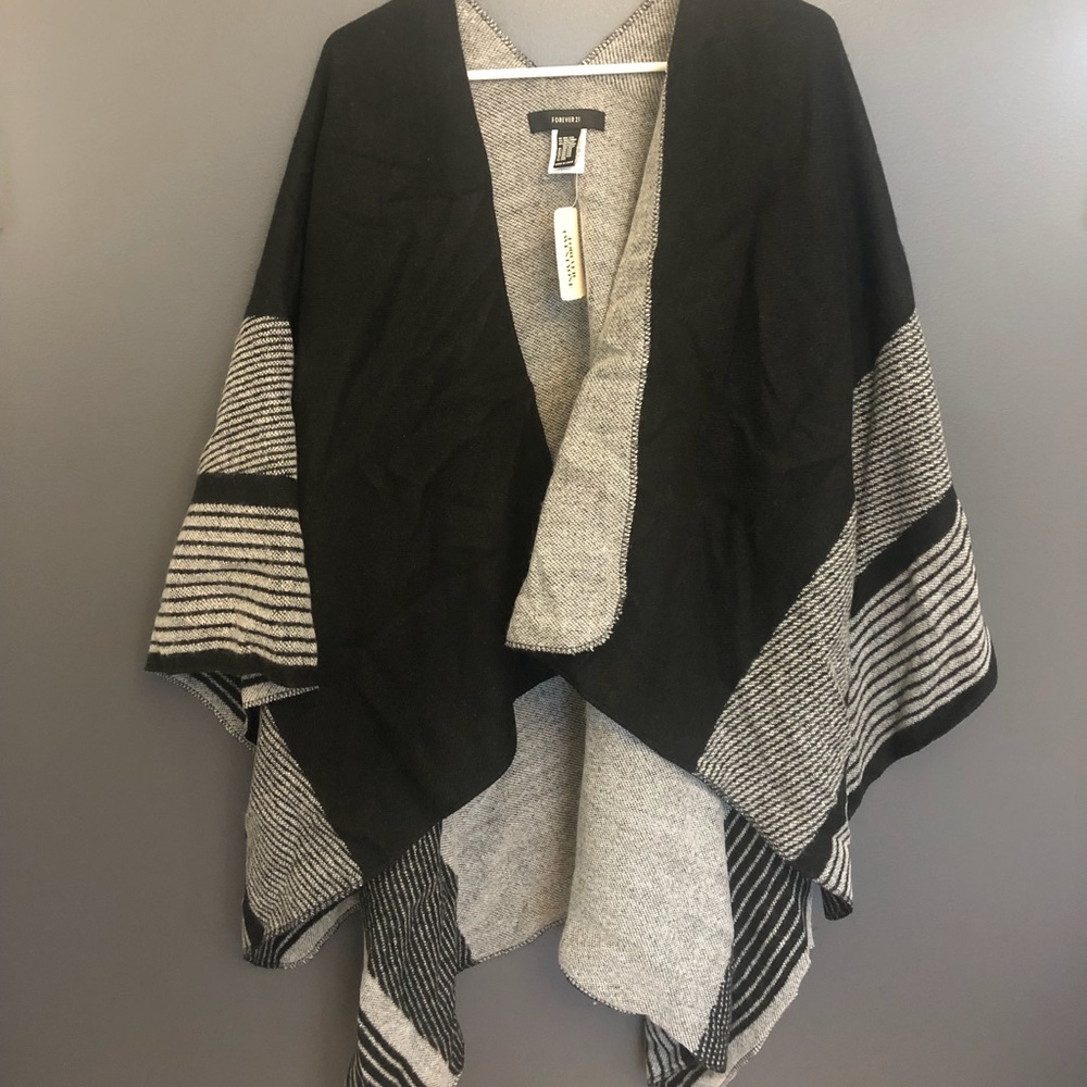 Sweater/poncho